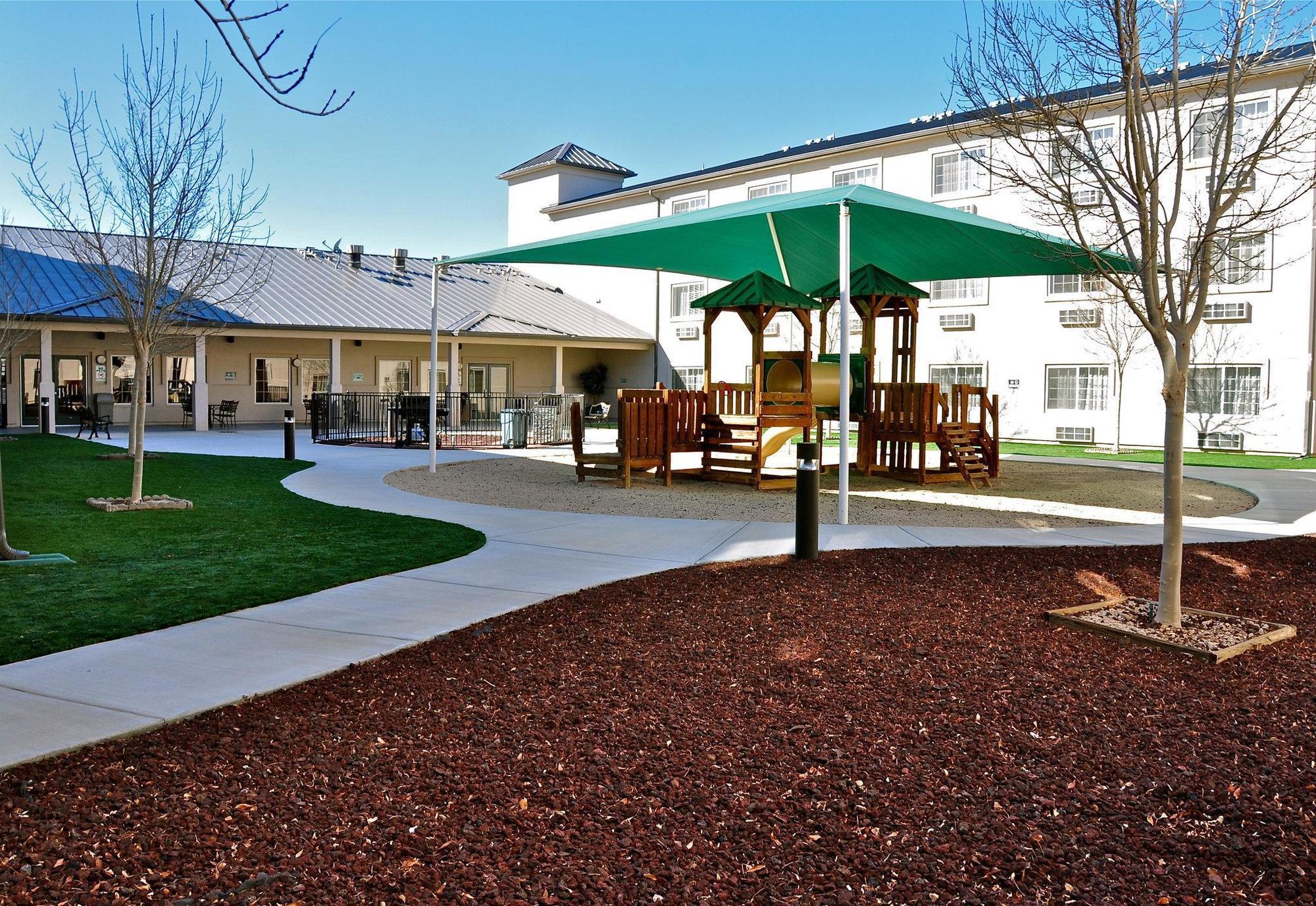 Landmark Inn Fort Irwin Exterior photo