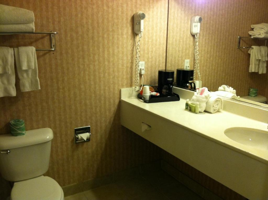 Landmark Inn Fort Irwin Room photo
