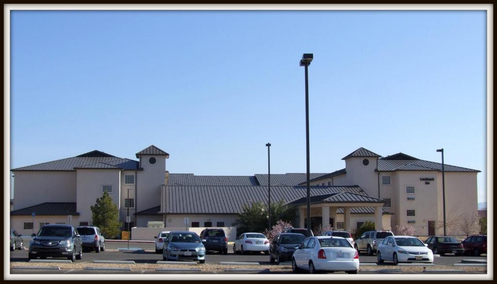 Landmark Inn Fort Irwin Exterior photo