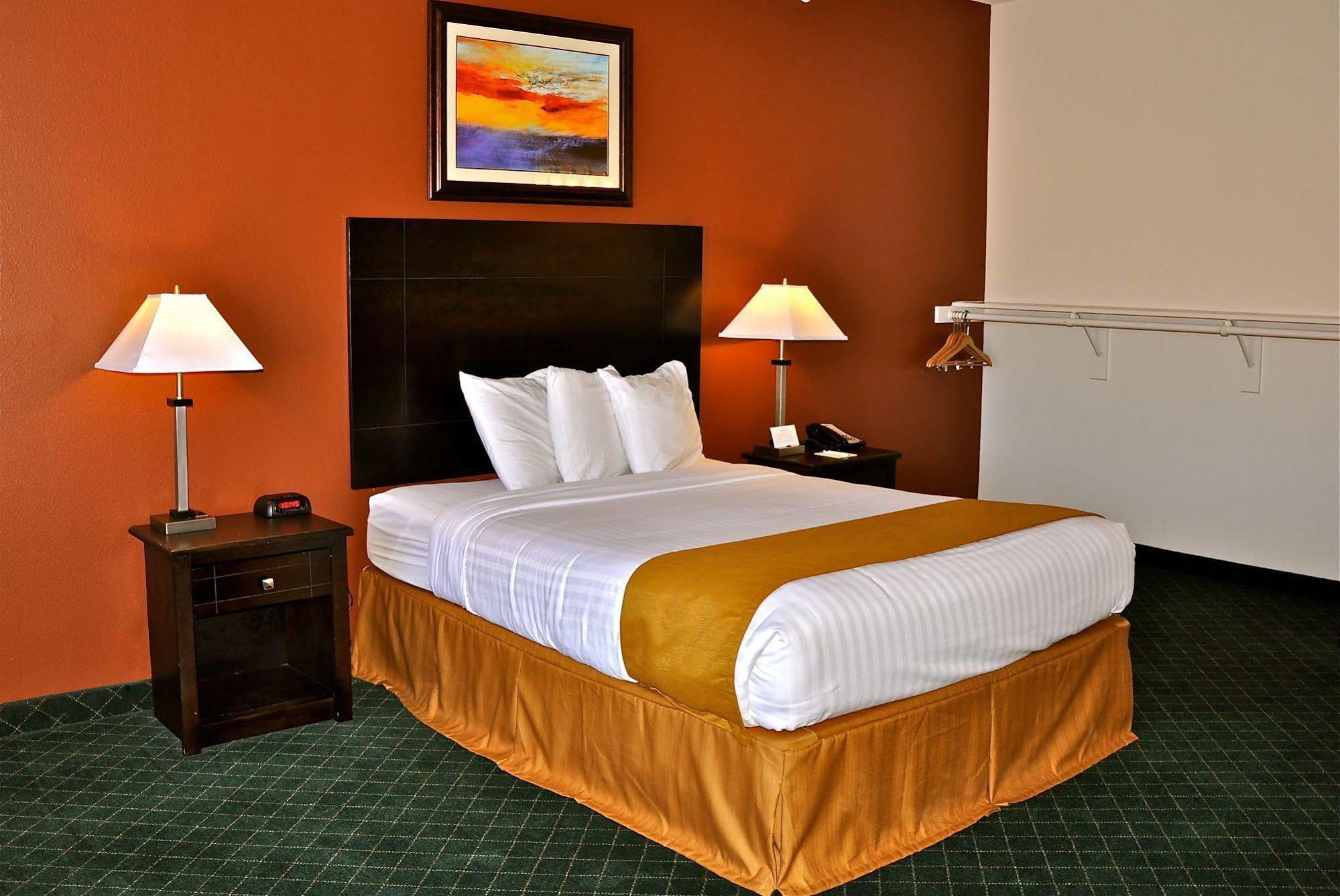 Landmark Inn Fort Irwin Exterior photo