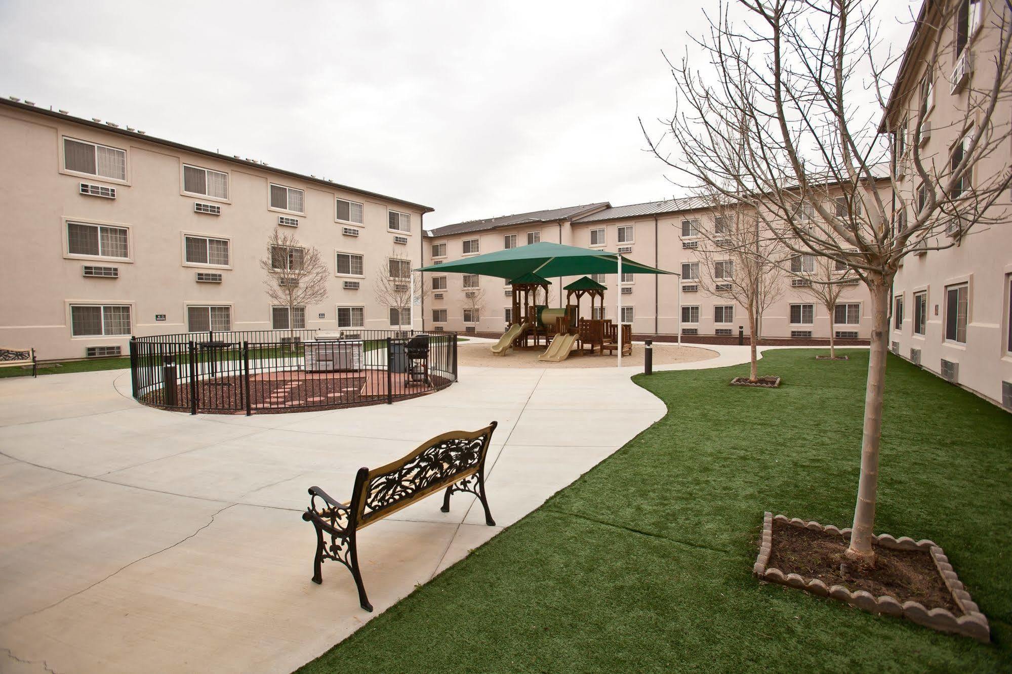 Landmark Inn Fort Irwin Exterior photo